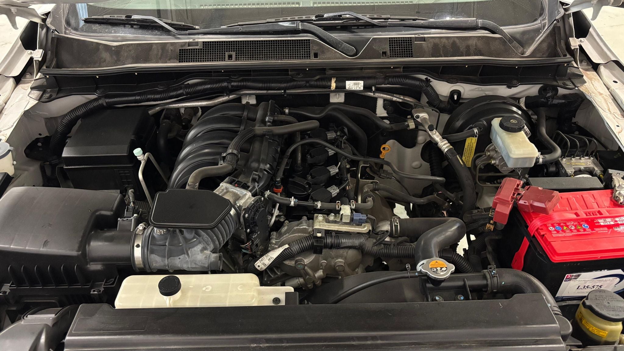 2020 Nissan NP300 2.4 Doble Cabina Se Aa Pack Seg Mt