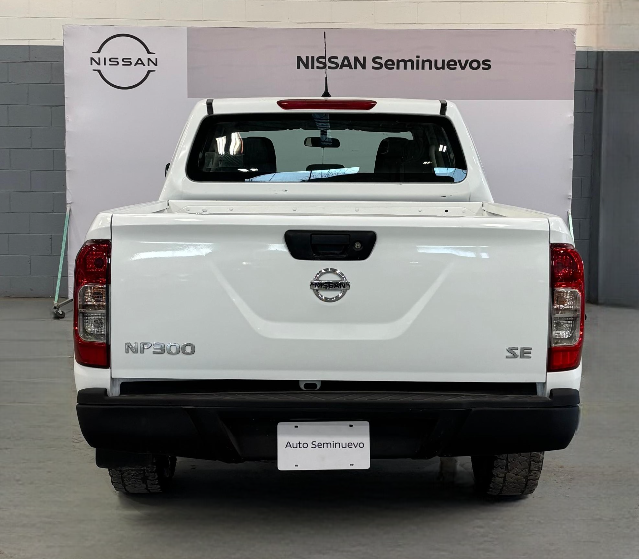 2020 Nissan NP300 2.4 Doble Cabina Se Aa Pack Seg Mt