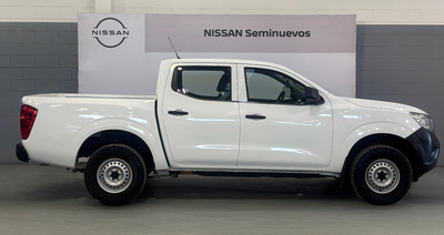 2020 Nissan NP300 2.4 Doble Cabina Se Aa Pack Seg Mt