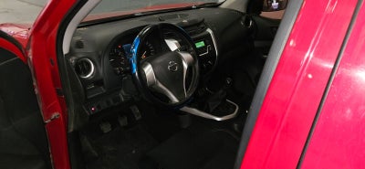 2018 Nissan NP300 Doble Cabina 2.5 SE Paq Seguridad Mt