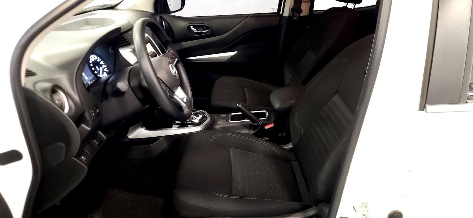 2025 Nissan Frontier 2.5 Doble Cabina LE 4x2 At